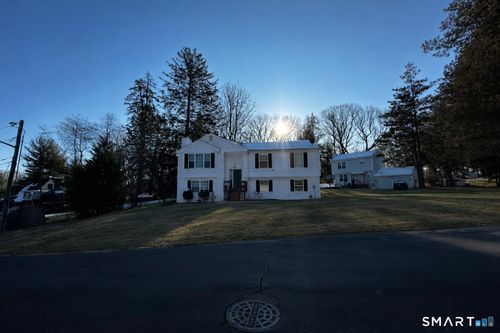 unit-1-654 Laurel St, East Haven, CT, 06512-1495 | Card Image