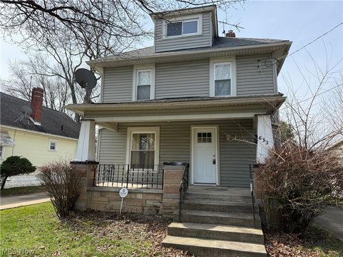 632 Roscoe Ave, Akron, OH, 44306-2131 | Card Image