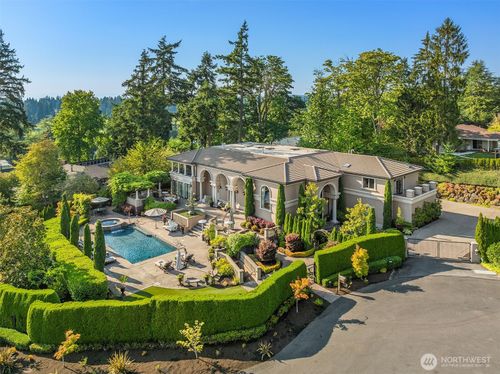 8638 Ne 19th Pl, Clyde Hill, WA, 98004-3226 | Card Image
