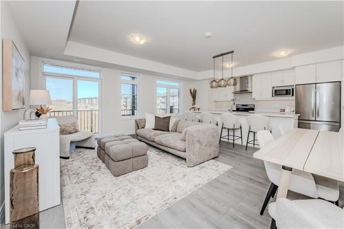 6 Lomond Lane, Kitchener, ON, N2R0T6 | Card Image