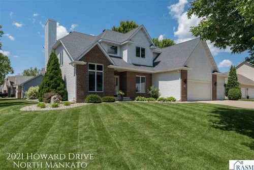 2021 Howard Dr, North Mankato, MN, 56003-1525 | Card Image