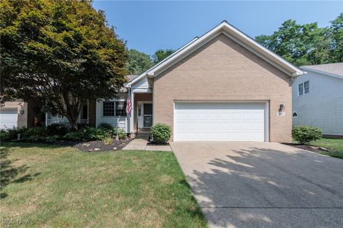 694 N Ridgecliff St, Tallmadge, OH, 44278-1079 | Card Image