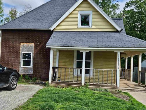 6 W Meredith St, Frankfort, IN, 46041-3048 | Card Image