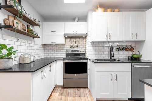 c311-40140 Willow Cres, Squamish, BC, V8B0M1 | Card Image