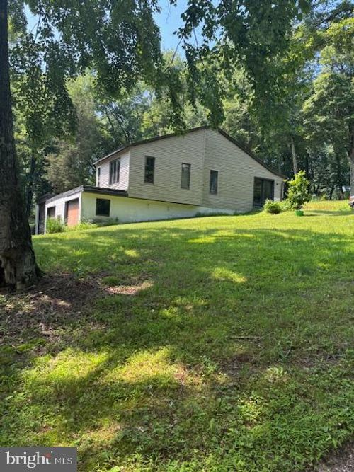9 Hanna Kurtz Rd, BIRDSBORO, PA, 19508-8115 | Card Image