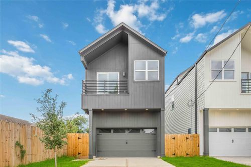 3321 Rogers St, Houston, TX, 77022-5207 | Card Image