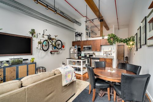 apt-336-1350 Rosa L Parks Blvd, Nashville, TN, 37208-2684 | Card Image