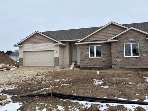 311 E Pershing St, STILLMAN VALLEY, IL, 61084-9045 | Card Image