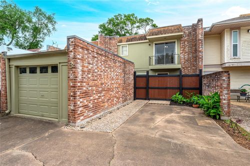 3 Dorado Dr, Friendswood, TX, 77546-5632 | Card Image