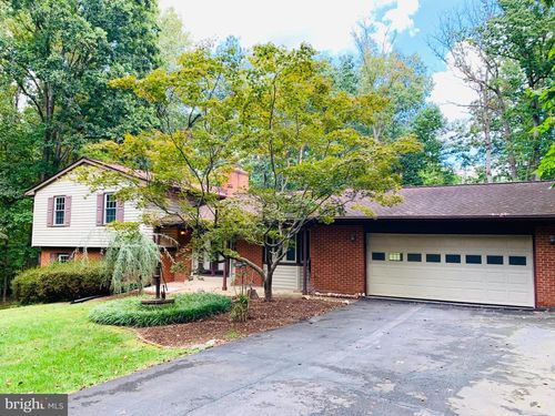 10203 Bent Tree Ln, Manassas, VA, 20111-4221 | Card Image