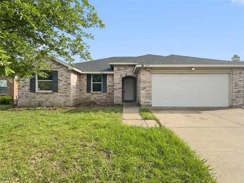 2043 Plains Ct, Grand Prairie, TX, 75052-8863 | Card Image