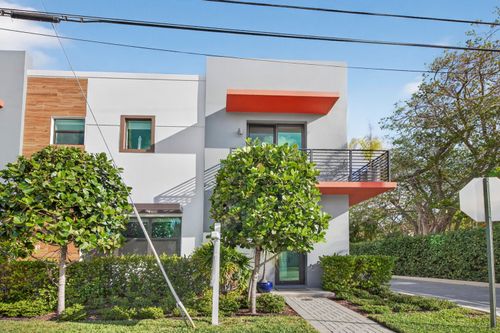 1047-1047 Ne 34th Ct, Oakland Park, FL, 33334-2825 | Card Image