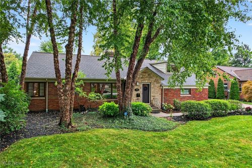 1330 E Melrose Dr, Westlake, OH, 44145-2803 | Card Image