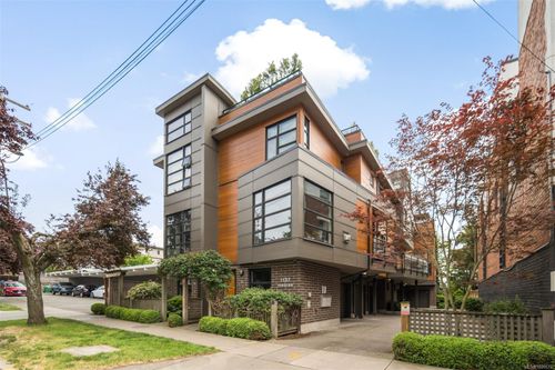 4-1137 Meares St, Victoria, BC, V8V3J9 | Card Image