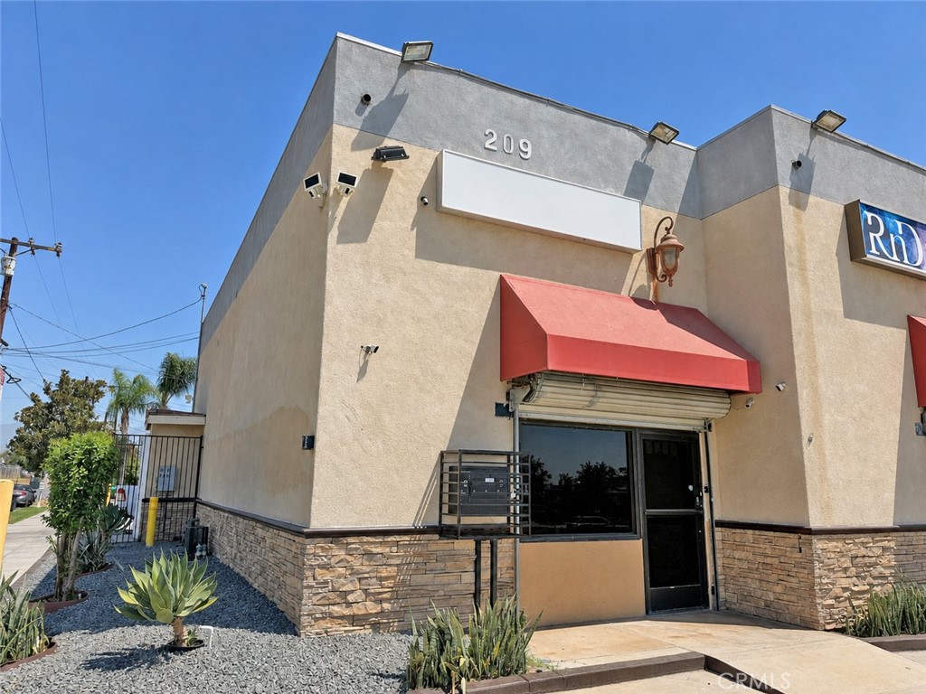 Commercial Lease in Colton 2