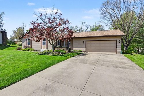 332 Kelly Circle, Zanesville, OH, 43701 | Card Image