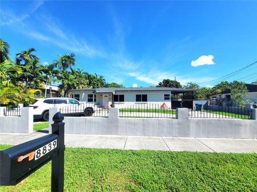 8839 Sw 28th St, Miami, FL, 33165-3212 | Card Image