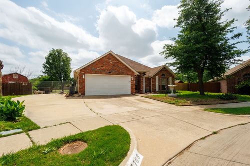 7708 Chandler Ct, North Richland Hills, TX, 76182-3956 | Card Image