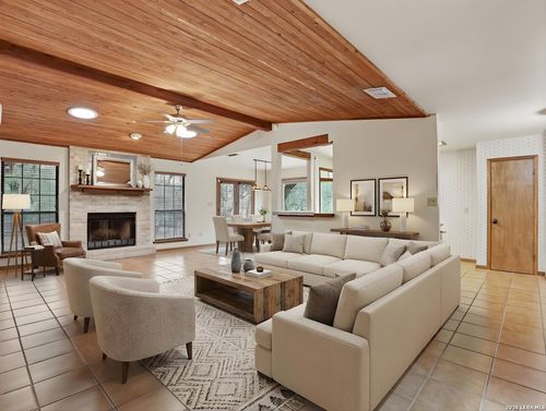 2703 Oak Haven Dr, San Marcos, TX, 78666-5065 | Card Image