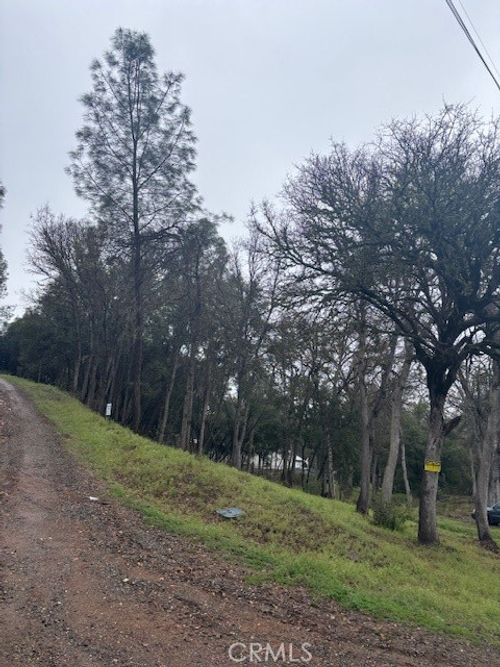 5877 Armijo Ave, Clearlake, CA, 95422-9002 | Card Image