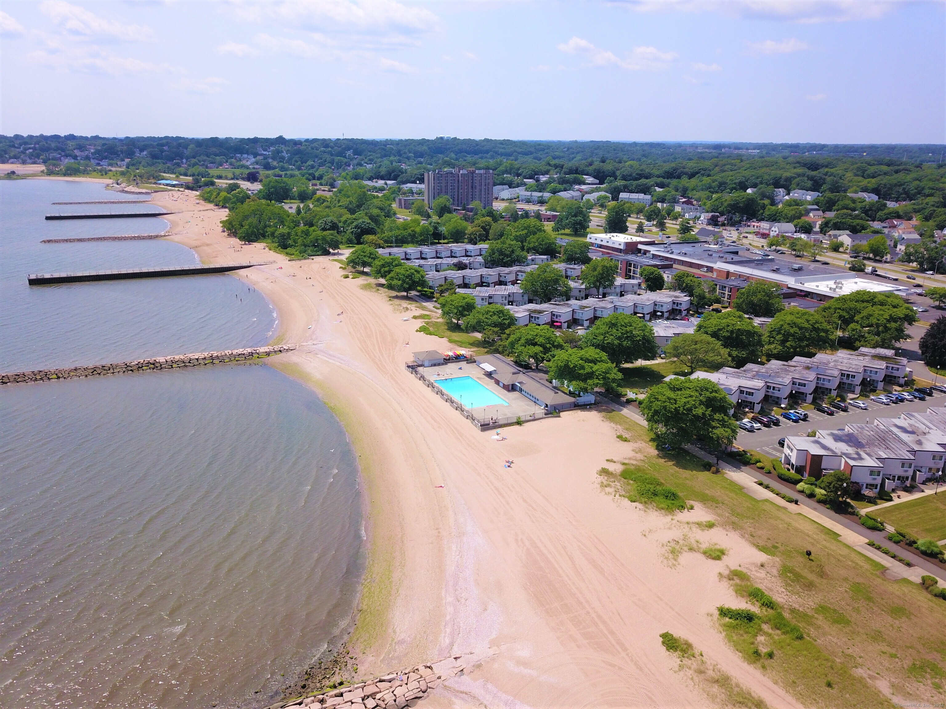 West Walk, West Haven, CT 06516