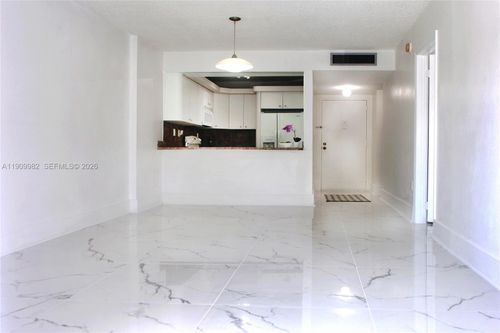 116-16465 Ne 22nd Ave, North Miami Beach, FL, 33160-3724 | Card Image