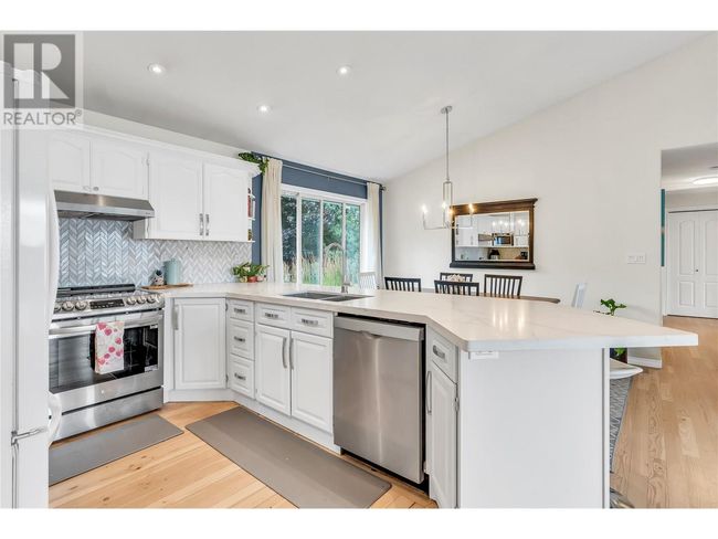 12018 Trayler Pl, House other with 3 bedrooms, 2 bathrooms and 1 parking in Summerland BC | Image 10
