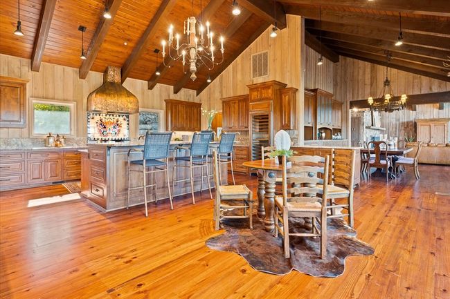 556 Cliff View Loop, Home with 6 bedrooms, 7 bathrooms and null parking in Harper TX | Image 16