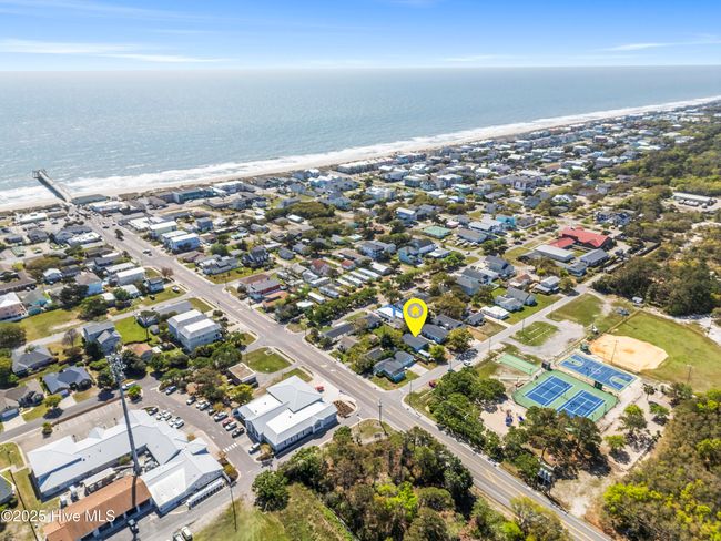 109 S Seventh Ave, House other with 2 bedrooms, 2 bathrooms and null parking in Kure Beach NC | Image 6