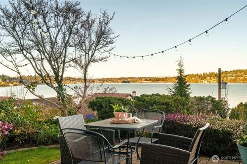 15517 Lake Shore Boulevard Ne, Lake Forest Park, WA, 98155 | Card Image