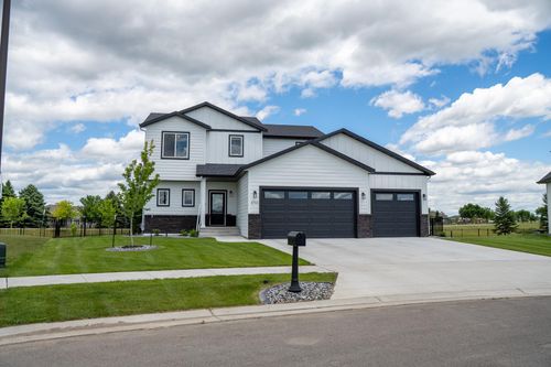 4744 Hampton Loop S, Moorhead, MN, 56560-3267 | Card Image