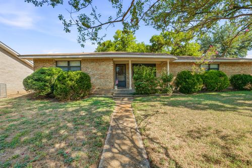 904 Spanish Trail Dr, Granbury, TX, 76048-2777 | Card Image