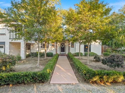 4012 N Wishon Ave, Fresno, CA, 93704-4255 | Card Image