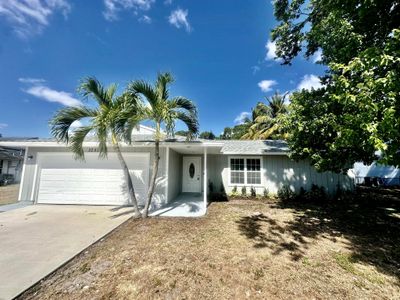 2282 Se Wald Street, House other with 3 bedrooms, 2 bathrooms and null parking in Port St Lucie FL | Image 2