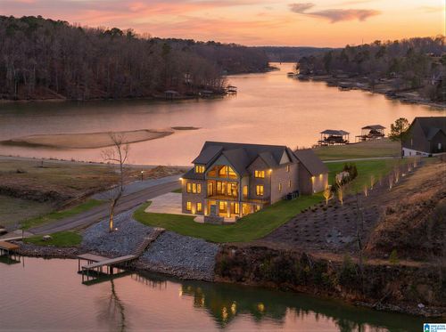 305 Lake Pointe Dr, LINCOLN, AL, 35096-4876 | Card Image