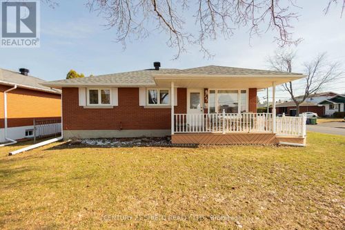 247 15th St. W Street, Cornwall, ON, K6J3K2 | Card Image
