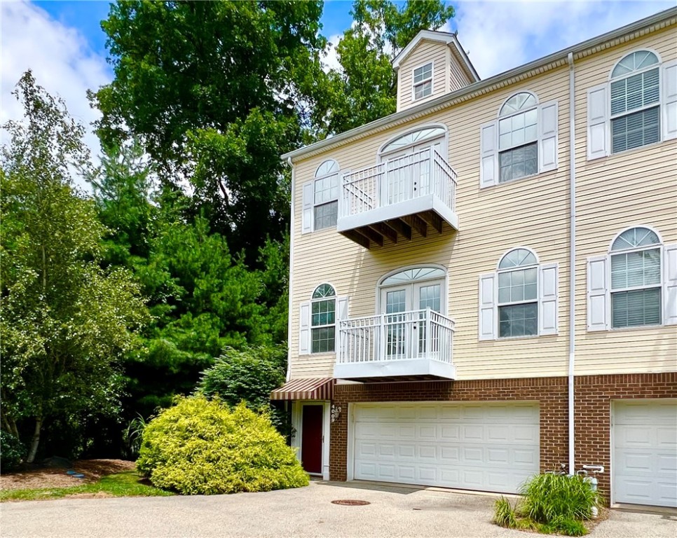 Pelone Dr, Verona, PA 15147