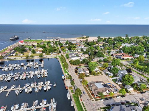 103-502 W Loomis Street, Ludington, MI, 49431 | Card Image