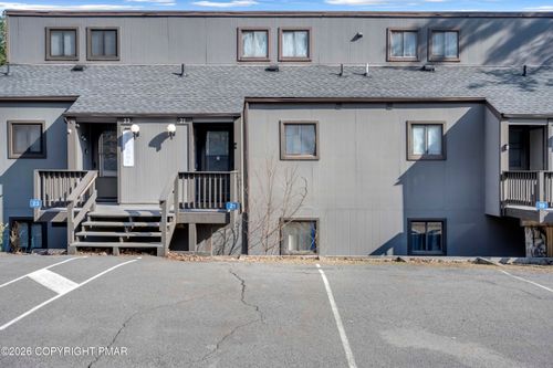 21 Middle Village Way, Tannersville, PA, 18372-7723 | Card Image