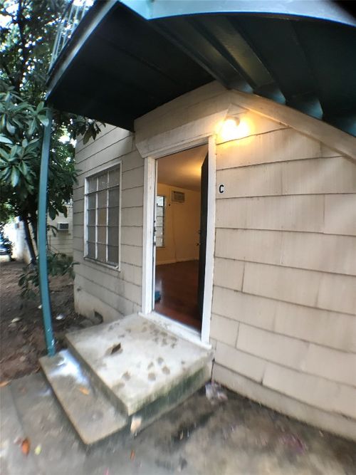 c-1009 W 25th And 1/2 Street, Austin, TX, 78705 | Card Image