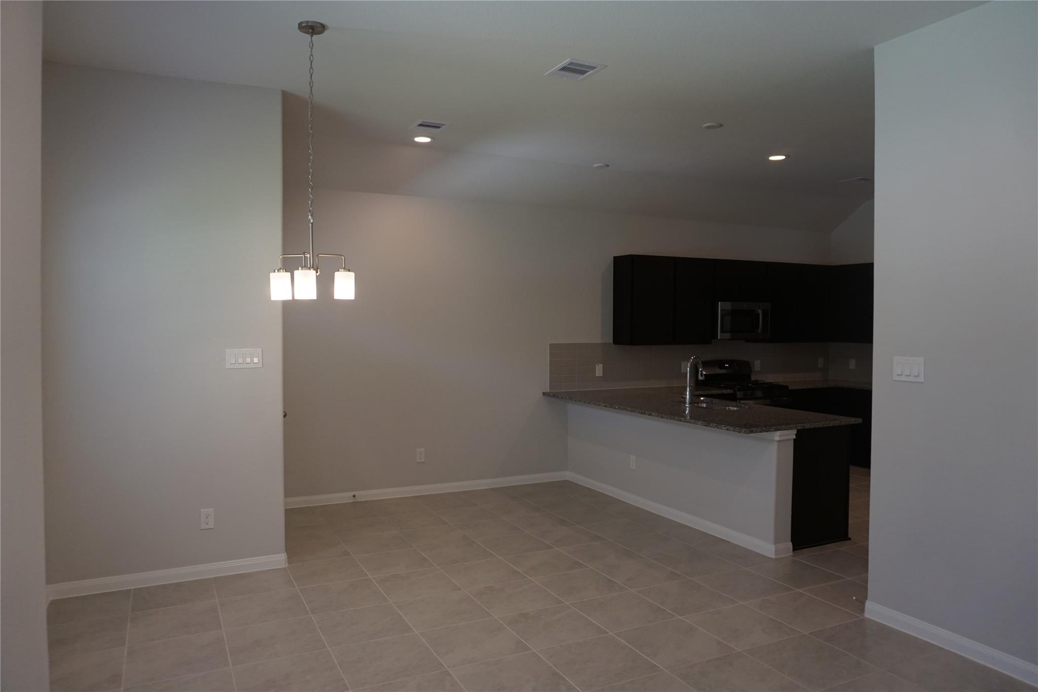 Residential Lease in Willis 5