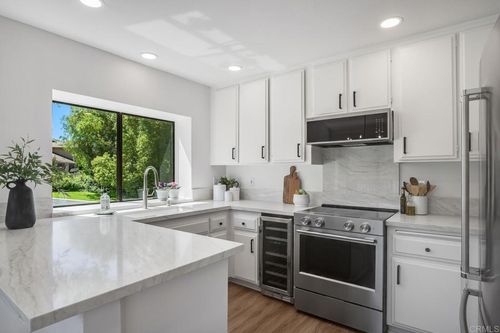 4122 Oak Island Ln, Fallbrook, CA, 92028-8206 | Card Image