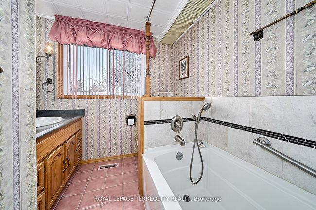 32 O'dell Crt, House other with 4 bedrooms, 2 bathrooms and 3 parking in Ajax ON | Image 24