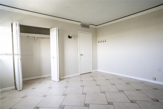 APT-1102 - 3375 N Country Club Dr, Condo with 2 bedrooms, 2 bathrooms and null parking in Aventura FL | Image 18