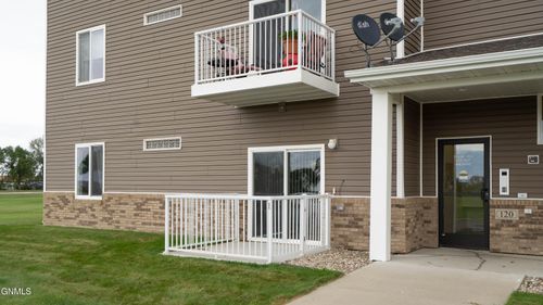 120 Santee Rd, Lincoln, ND, 58504-9240 | Card Image