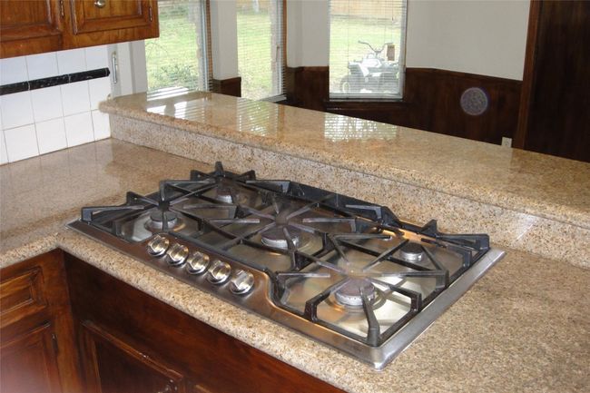 Great five burner gas cooktop for the chef. | Image 19