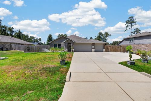 815 Republic Rd, New Caney, TX, 77357-3555 | Card Image