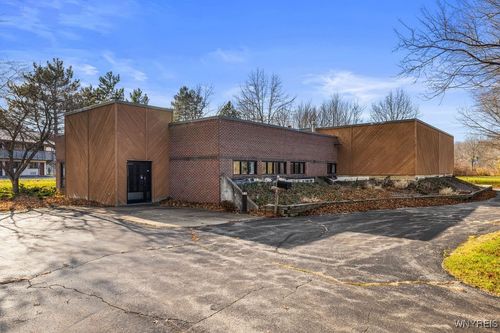 3633 Commerce Pl, Hamburg, NY, 14075-3638 | Card Image