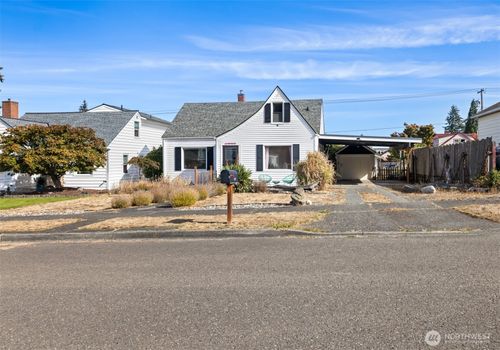 1227 E 4th St, Port Angeles, WA, 98362-4424 | Card Image