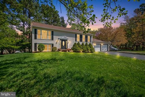 10217 Mckean Ct, GREAT FALLS, VA, 22066-4204 | Card Image